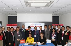 Vietjet ký kết nhiều hợp đồng tại Triển lãm hàng không quốc tế Singapore Airshow 2016