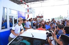 Báo chí trong thời gian qua đã thể hiện rõ vai trò cầu nối, phản ánh kịp thời tiếng nói của người dân trước những bất hợp lý của các trạm thu phí BOT. Ảnh: Văn Dũng