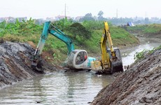Dầu khan hiếm và tăng giá khiến nhà thầu khó xoay xở