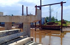 Nhà thầu thực hiện Gói thầu Xây dựng cầu Cái Cùng đã dừng thi công từ tháng 2/2021. Ảnh: NC st