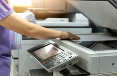 Tại danh mục thiết bị điện tử, HSMT yêu cầu nhà thầu đề xuất cam kết hỗ trợ kỹ thuật, bảo hành của hãng sản xuất hoặc đại diện hãng sản xuất tại Việt Nam (bản gốc). Ảnh: NC st