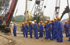 Hồ sơ mời thầu yêu cầu 10 vị trí nhân sự chủ chốt và lượng công nhân lên tới 40 người với nhiều bằng cấp, chứng chỉ. Ảnh minh họa: Tường Lâm