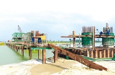 Nối nhịp bờ vui trên công trường đường ven biển Dung Quất - Sa Huỳnh qua Quảng Ngãi