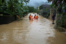 Mưa lũ gây ngập sâu ở huyện Quỳ Châu, tỉnh Nghệ An