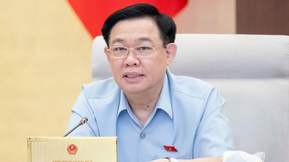 Ông Vương Đình Huệ trong lần cuối cùng điều hành phiên họp của Ủy ban Thường vụ Quốc hội