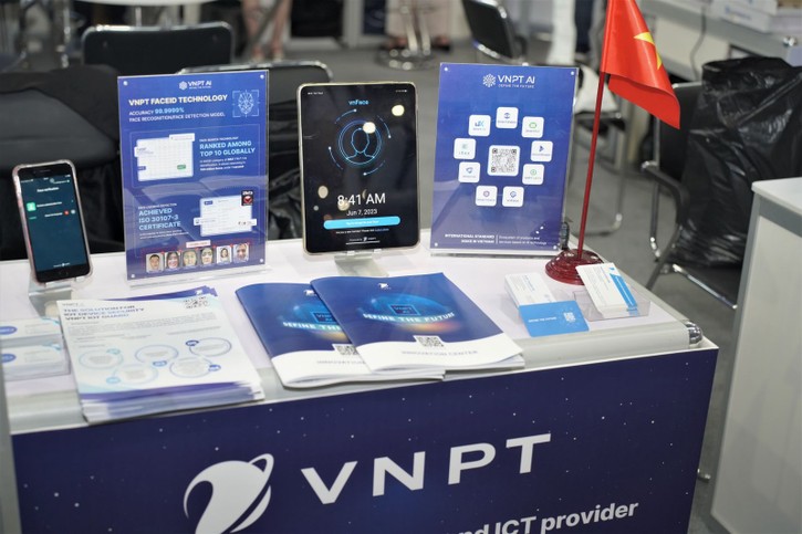 Công nghệ sinh trắc học khuôn mặt VNPT Face ID gây ấn tượng tại Asia Tech X Singapore 2023 ảnh 2