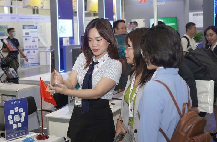 Công nghệ sinh trắc học khuôn mặt VNPT Face ID gây ấn tượng tại Asia Tech X Singapore 2023 ảnh 3