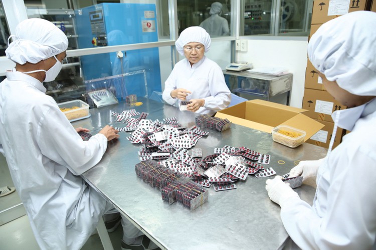 Kết quả thí điểm đấu thầu tập trung 20 mặt hàng thuốc mới đây do BHXH Việt Nam tổ chức cho thấy, giá thuốc giảm trên 20%. Ảnh: Hoài Tâm