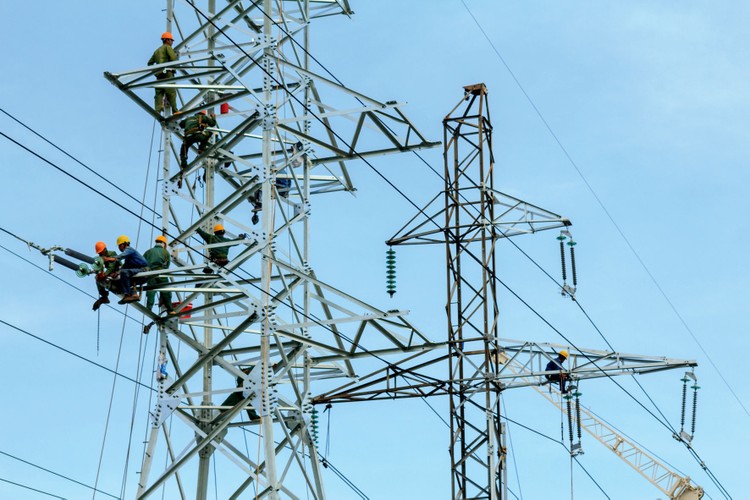 Nhiều dự án lưới điện truyền tải trong Quy hoạch điện VII (điều chỉnh) chưa thể hoàn thành do chậm giải phóng mặt bằng. Ảnh: Nguyễn Thế Anh