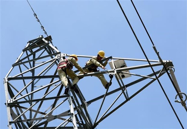 Bão số 9 gây mất điện khoảng 7.500 trạm biến áp ở miền Trung