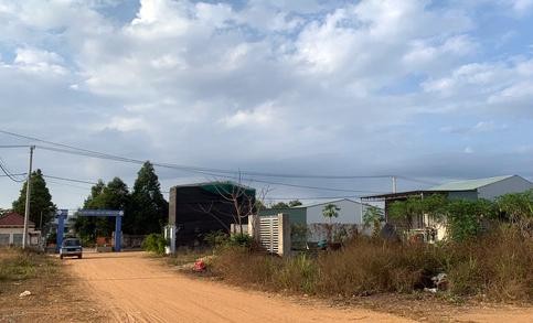 Một trong những khu đất vi phạm tại huyện Đắk Hà từng được Sở Tài nguyên và môi trường tỉnh Kon Tum thanh tra. Ảnh: NLĐ
