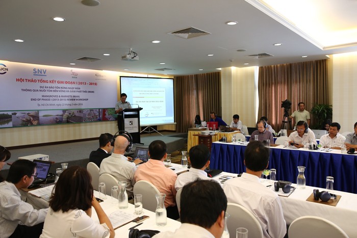 Hội thảo Tổng kết Dự án Bảo tồn rừng ngập mặn dựa vào nuôi tôm bền vững và giảm phát thải. Ảnh: Lê Tiên