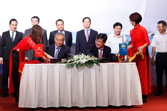 Lễ ký kết Thỏa thuận hợp tác chiến lược Techombank và Vietnam Airline.  Nguồn website: techcombank.com.vn