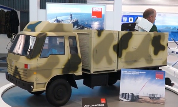 Mô hình súng laser LAG II gắn trên xe tải được Trung Quốc trưng bày. Ảnh: Popsci
