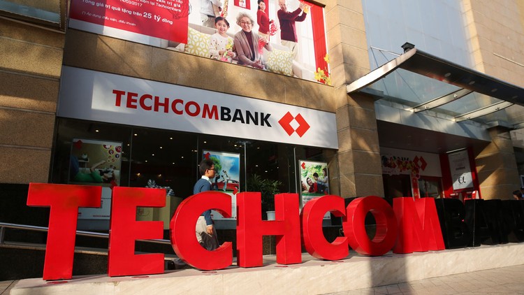 Tính từ ngày lên sàn (4/6) đến ngày 3/7, cổ phiếu Techcombank đã giảm 36%. Ảnh: Lê Tiên
