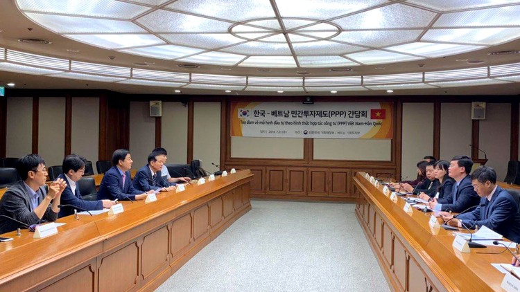 Buổi tọa đàm về mô hình đầu tư theo hình thức đối tác công tư giữa Bộ Kế hoạch và Đầu tư và Bộ Kế hoạch và Tài chính Hàn Quốc