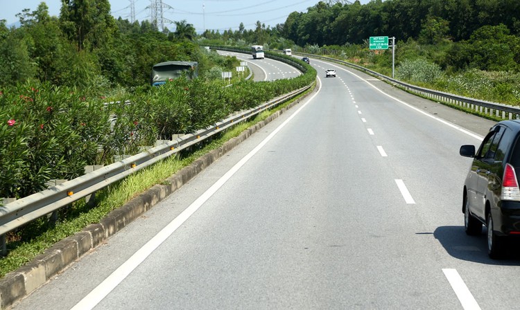 Dự án Xây dựng đường cao tốc Tuyên Quang - Phú Thọ kết nối với đường cao tốc Nội Bài - Lào Cai có tổng chiều dài khoảng 40,2 km. Ảnh: Lê Tiên