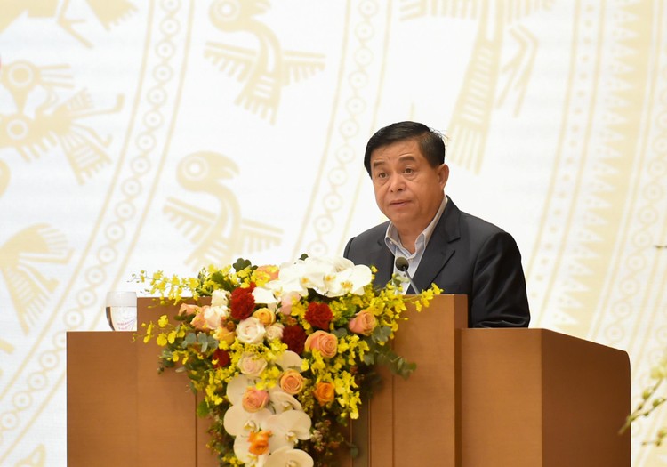 Bộ trưởng Bộ KH&ĐT Nguyễn Chí Dũng trình bày tham luận tại Hội nghị Chính phủ với địa phương. Ảnh: VGP