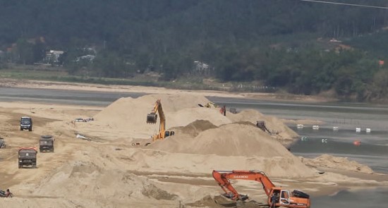 Khai thác cát tại Quảng Nam