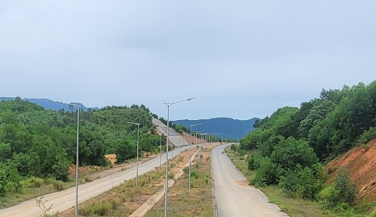 Đoạn cuối tuyến Vành đai phía Tây từ Quốc lộ 14B đến đường Hồ Chí Minh đã hoàn thiện mặt đường và các hạng mục đi kèm 