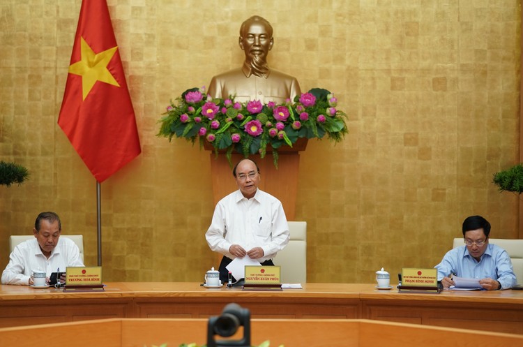 Thủ tướng Nguyễn Xuân Phúc yêu cầu tăng cường kiểm tra, xử lý các trường hợp nhập cảnh trái phép. Ảnh: VGP