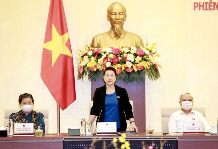 Chủ tịch Quốc hội Nguyễn Thị Kim Ngân chủ trì và phát biểu khai mạc Phiên họp thứ 48 của Ủy ban Thường vụ Quốc hội. Ảnh: TTXVN