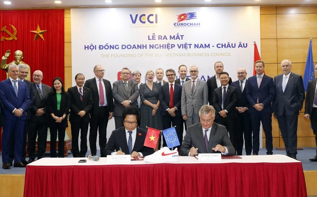 Lễ ký kết hoạt động của Hội đồng doanh nghiệp Việt Nam. Ảnh: TTXVN