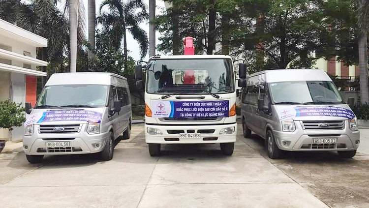 3 nhóm công tác của EVNSPC thuộc 3 công ty điện lực tỉnh là Ninh Thuận, Bình Thuận và Lâm Đồng hỗ trợ EVNCPC khắc phục các sự cố điện do bão số 9