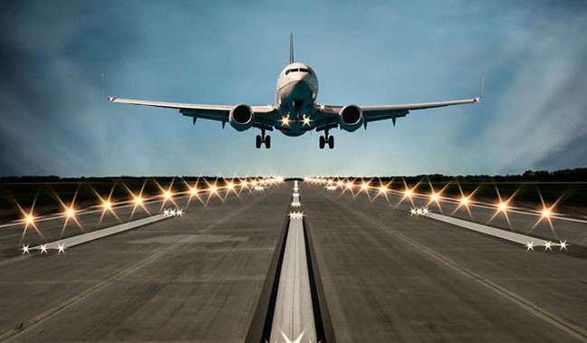 Nhiều hành khách phản ánh phải mua vé máy bay cao hơn quy định. Ảnh minh họa