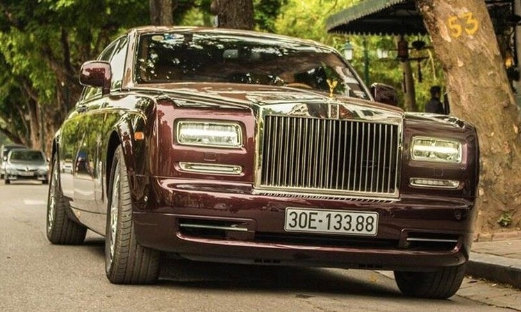 Siêu xe Rolls-Royce Phantom Lửa Thiêng vẫn chưa tìm được chủ nhân mới.