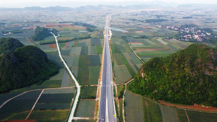 Một đoạn cao tốc Mai Sơn - Quốc lộ 45.