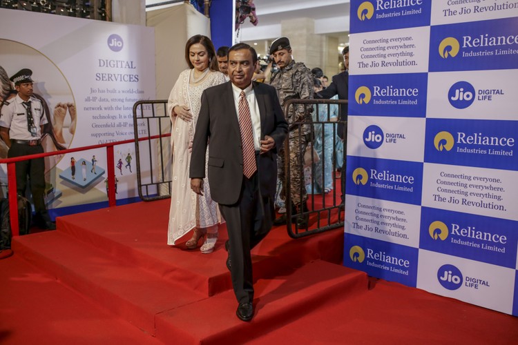 Tỷ phú Ấn Độ Mukesh Ambani vào top 5 người giàu nhất thế giới