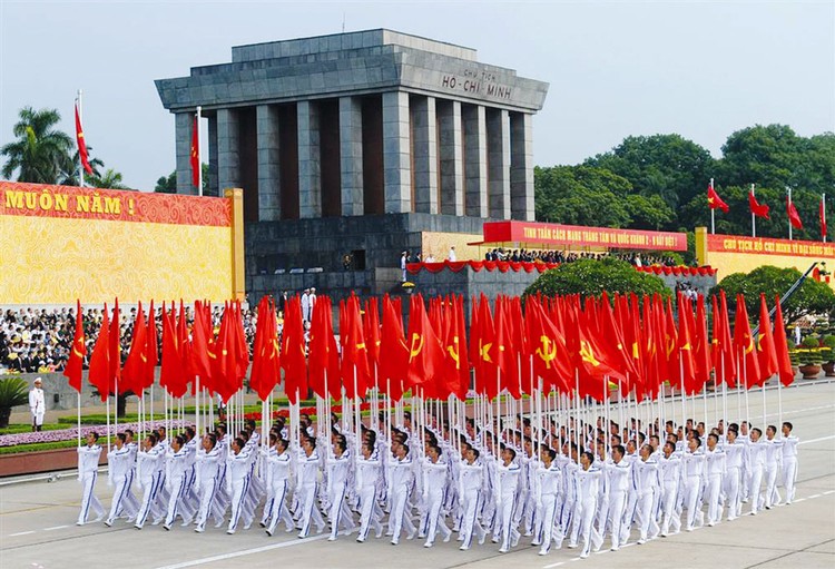 Trong bất kỳ hoàn cảnh nào, dân tộc Việt Nam cũng quyết đem tất cả sức mạnh tinh thần, tiềm lực, sinh mạng và vật chất để giữ vững quyền độc lập, tự do