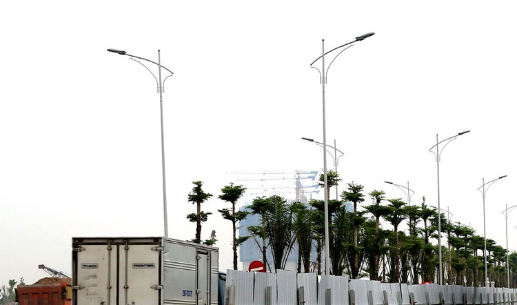 Gói thầu số 25 (Xây dựng và thiết bị) Hệ thống chiếu sáng Khu dân cư, tái định cư Lộc An - Bình Sơn có giá trên 62,7 tỷ đồng. Ảnh: Lê Tiên