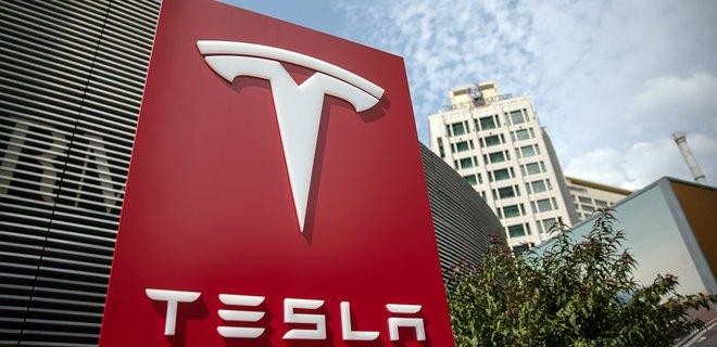 Tesla "bốc hơi" 277 tỷ USD vốn hóa trong một tháng