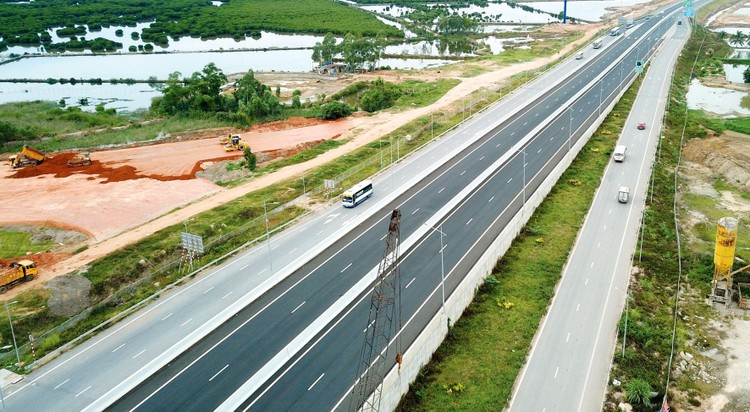 Dự án Đầu tư xây dựng tuyến cao tốc Đồng Đăng (tỉnh Lạng Sơn) - Trà Lĩnh (tỉnh Cao Bằng) dự kiến áp dụng loại hợp đồng BOT. Ảnh: Song Lê