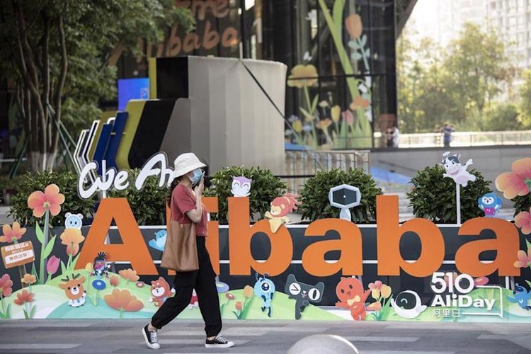 Alibaba chịu nhiều áp lực kể từ cuối năm ngoái, sau khi IPO của công ty liên kết Ant Group bị đình chỉ - Ảnh: Bloomberg