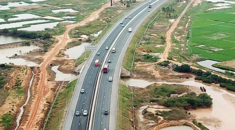 Tuyến cao tốc Đồng Đăng - Trà Lĩnh là dự án quan trọng, khi hoàn thành sẽ tạo động lực thúc đẩy phát triển tiềm năng kinh tế cửa khẩu và du lịch của tỉnh Cao Bằng. Ảnh minh họa: Lê Tiên
