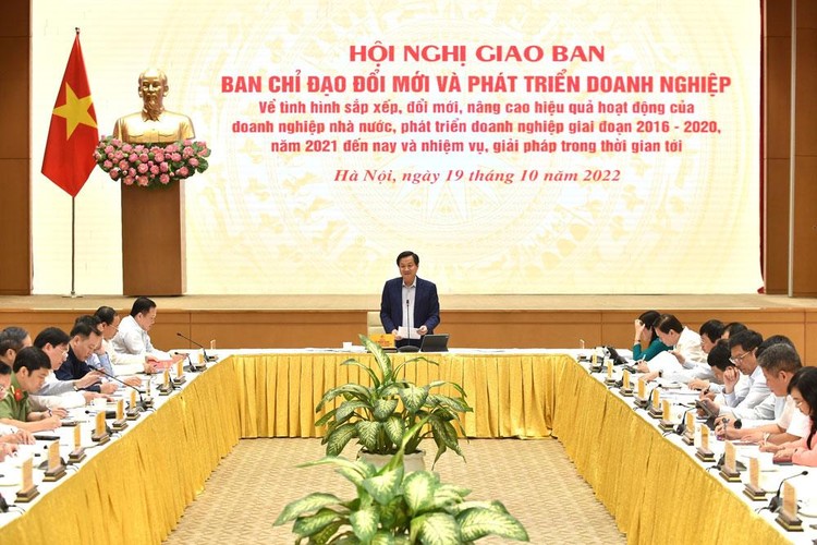Phó Thủ tướng Lê Minh Khái chủ trì Hội nghị giao ban Ban Chỉ đạo Đổi mới và phát triển doanh nghiệp. Ảnh: Quang Thương