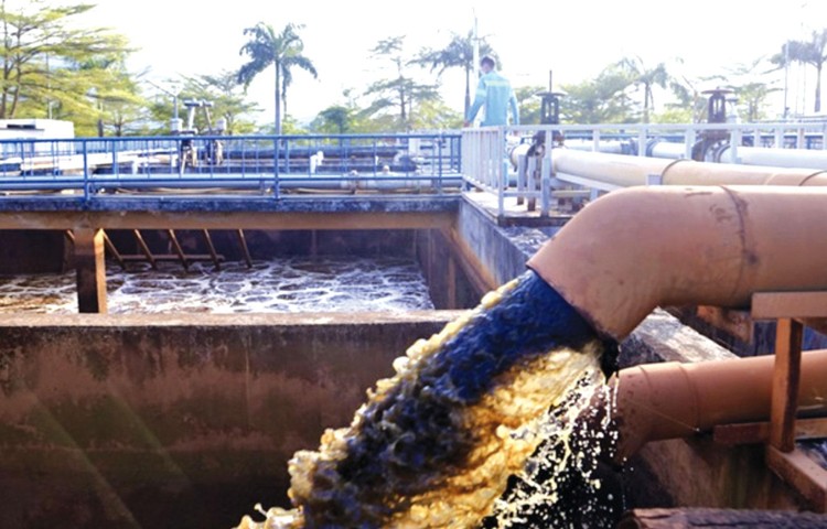 Thu gom xử lý nước thải tại Trạm xử lý nước thải tập trung Khu công nghiệp Hòa Khánh (giai đoạn 1). Ảnh: Hà Minh
