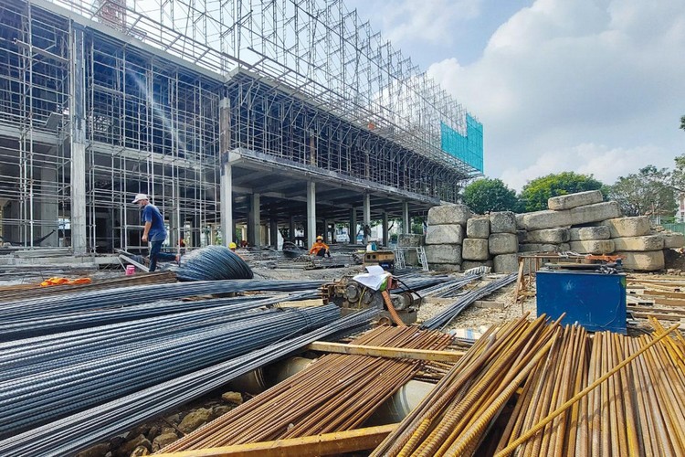 Công trình xây dựng Bệnh viện Sản - Nhi An Giang giai đoạn 2 đang tăng tốc xây dựng. Ảnh: Ngọc Tuấn