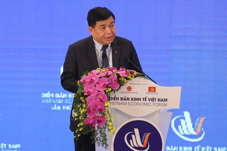 Bộ trưởng Bộ Kế hoạch và Đầu tư Nguyễn Chí Dũng phát biểu tại Diễn đàn