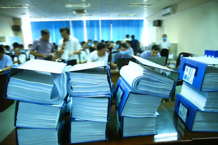 Nhiều ý kiến cho rằng, việc tăng chi phí giải quyết kiến nghị giúp nâng cao chất lượng giải quyết kiến nghị cho nhà thầu. Ảnh: Lê Tiên