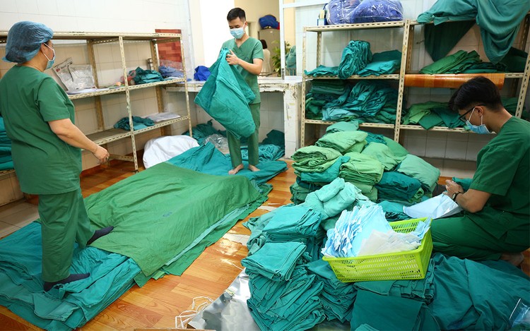 Gói thầu Cung cấp dịch vụ giặt là trang phục công tác cho cán bộ, nhân viên Bệnh viện Trung ương Quân đội 108 năm 2023 có giá hơn 6 tỷ đồng. Ảnh minh họa: Nhã Chi