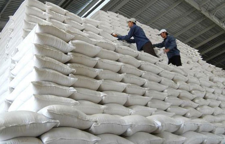 Theo kế hoạch, năm 2023, tổng lượng gạo cần mua để nhập kho dự trữ quốc gia là 220.000 tấn. Ảnh: Song Lê