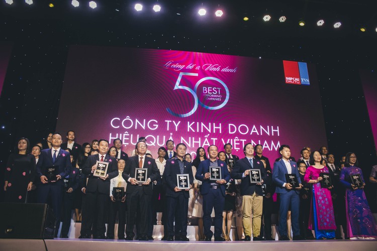 Tập đoàn Đất Xanh được vinh danh là một trong 50 công ty kinh doanh hiệu quả nhất Việt Nam năm 2019