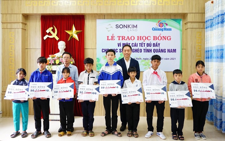 Với mỗi suất học bổng 50 triệu đồng, SonKim Land hi vọng hỗ trợ các em phần nào cho đến khi hoàn thành xong chương trình trung học phổ thông