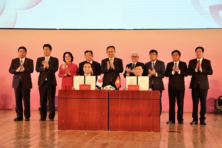 UBND tỉnh Bình Dương và chính quyền tỉnh Yamaguchi (Nhật Bản) ký kết bản ghi nhớ hợp tác