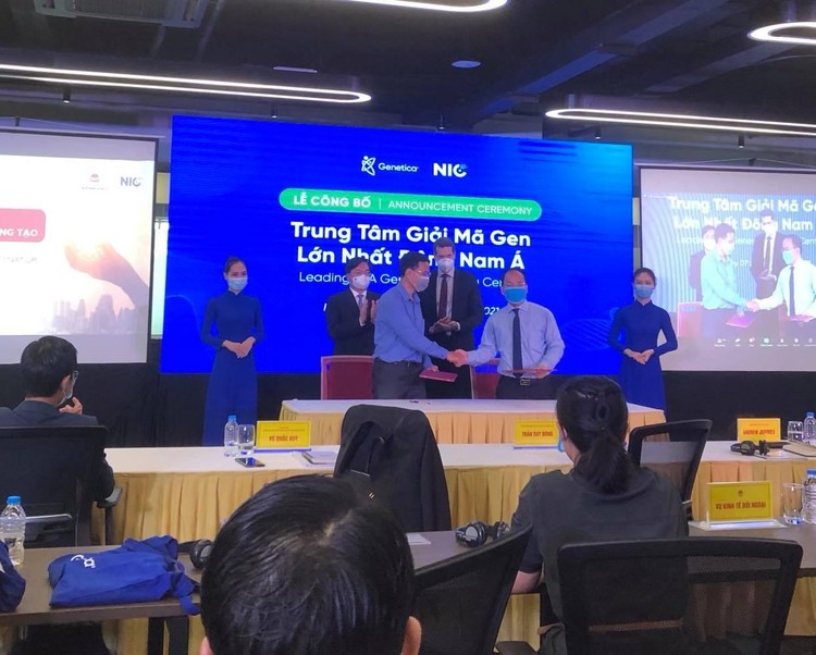Đại diện Trung tâm Đổi mới sáng tạo Quốc gia thuộc Bộ Kế hoạch và Đầu tư và đại diện Công ty Giải mã gen Genetica đã ký biên bản hợp tác phát triển một Trung tâm giải mã gen lớn nhất Đông Nam Á đặt tại Việt Nam
