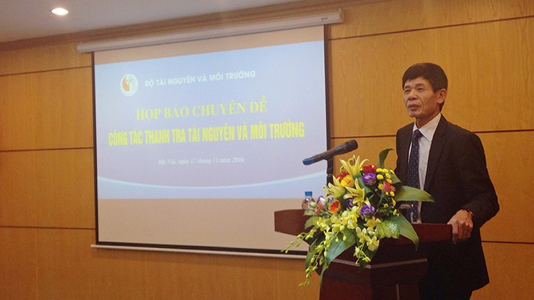 Thứ trưởng Bộ TN&MT Chu Phạm Ngọc Hiển chủ trì buổi họp báo  Ảnh: Trần Tuyết 